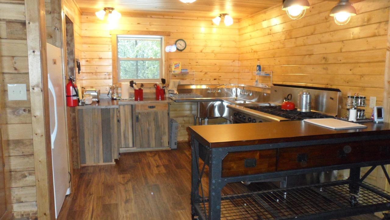 Sugar Loaf Lodge & Cabins Anaconda Exterior photo